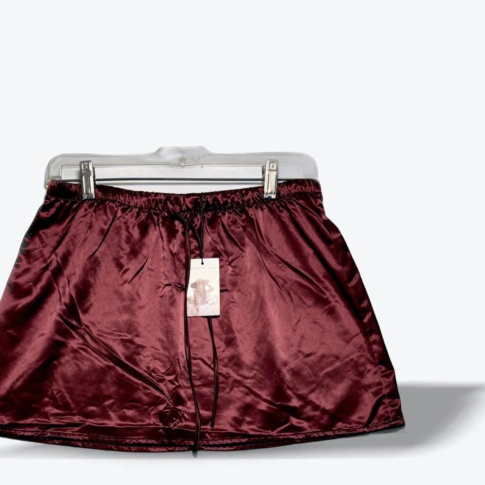 Sincerely Jules Mini Skirt Satin Elastic Waist Womens Medium Burgundy NWT